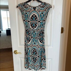 En FOCUS STUDIO size 4 dress